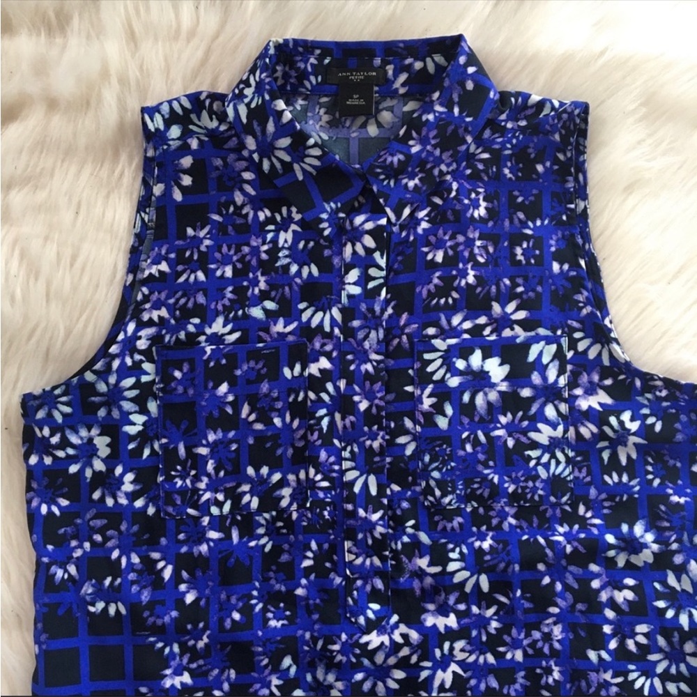 Ann Taylor and Loft bundle with TWO tops size small - Picture 4 of 9
